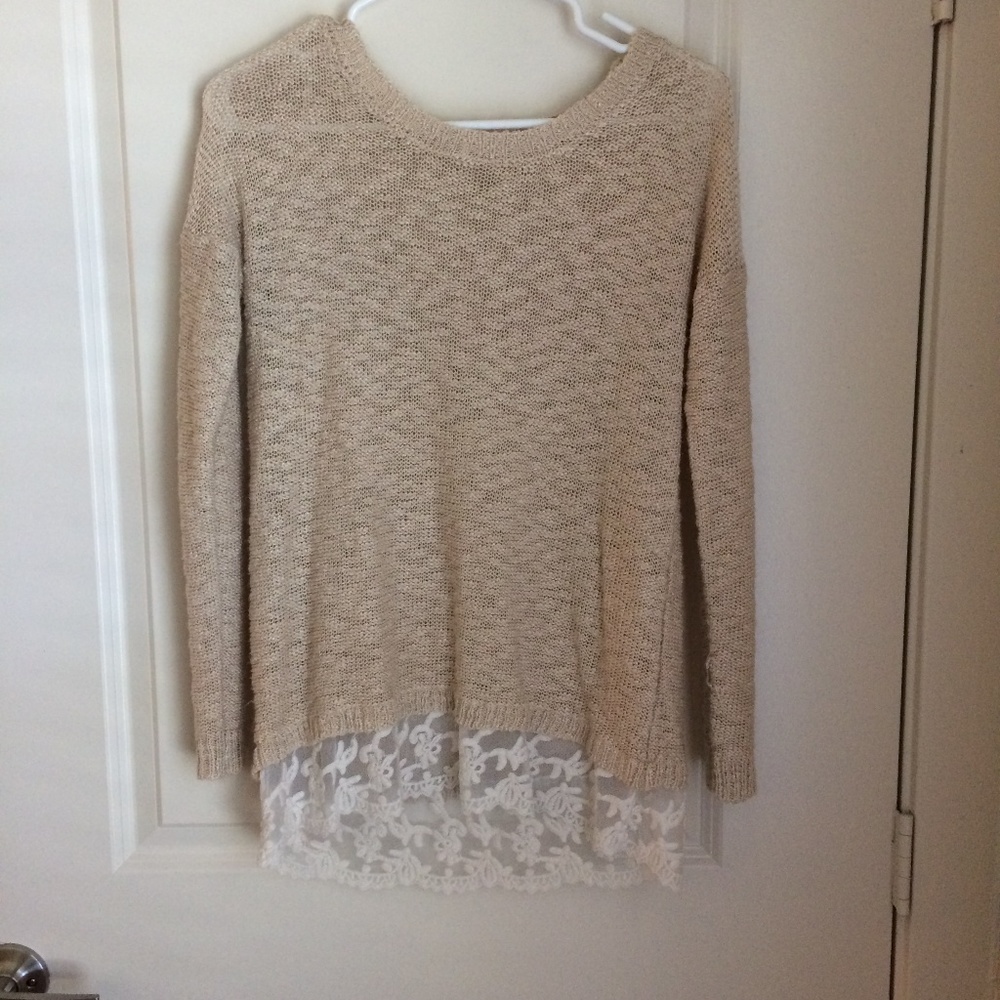 Oversized Sweater with lace